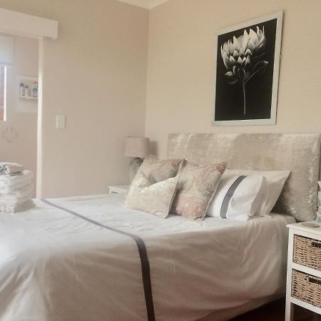 Mountain Peaks Hotel Hout Bay Bagian luar foto
