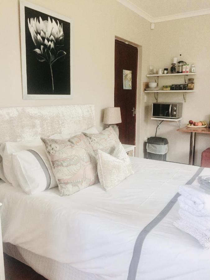 Mountain Peaks Hotel Hout Bay Bagian luar foto
