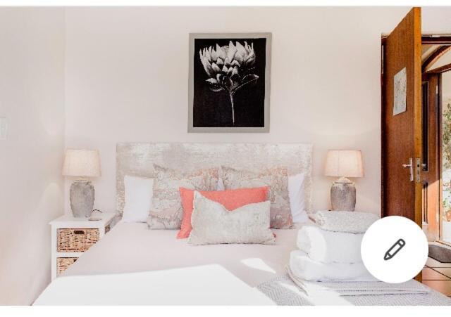 Mountain Peaks Hotel Hout Bay Bagian luar foto