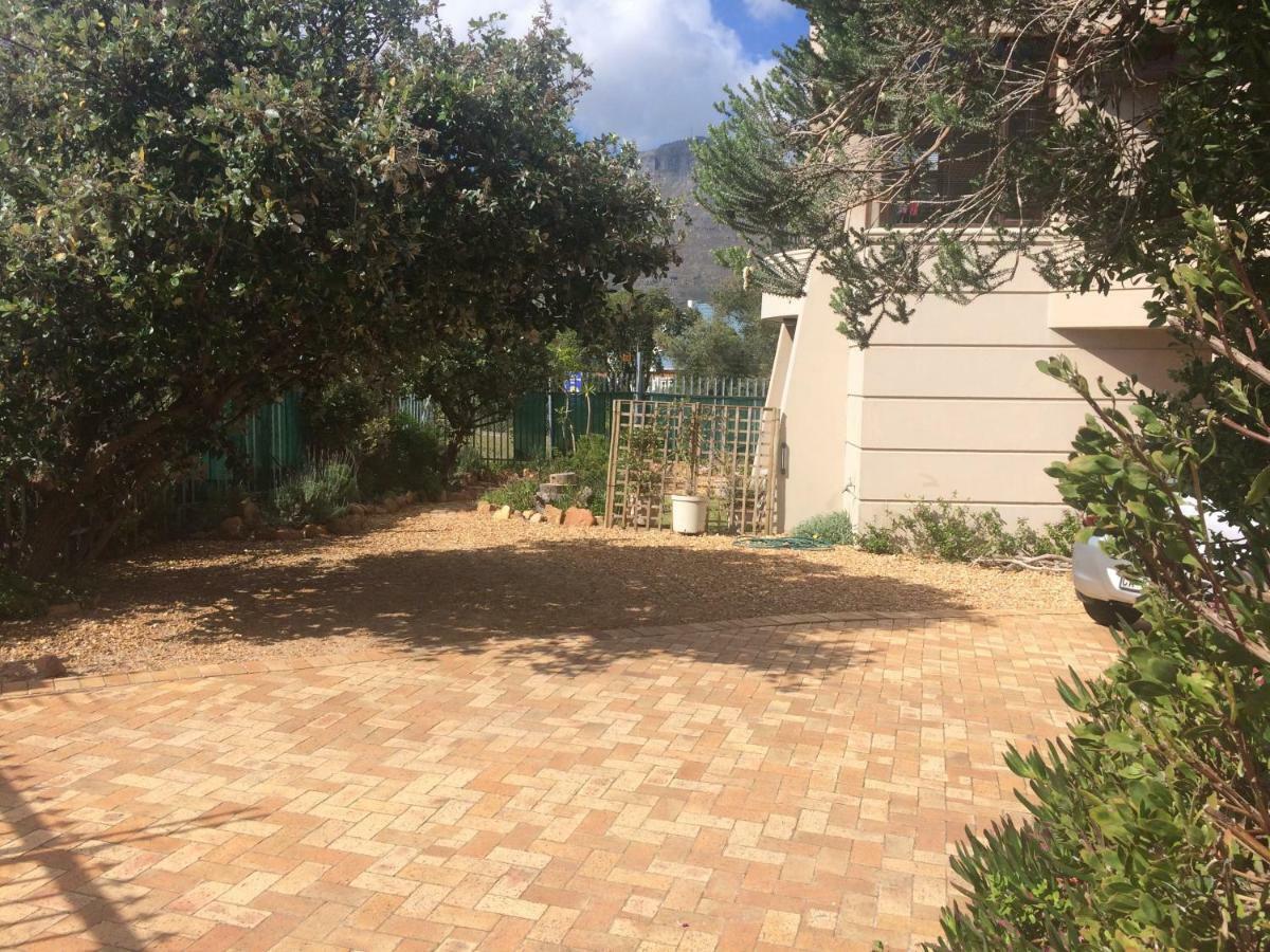 Mountain Peaks Hotel Hout Bay Bagian luar foto