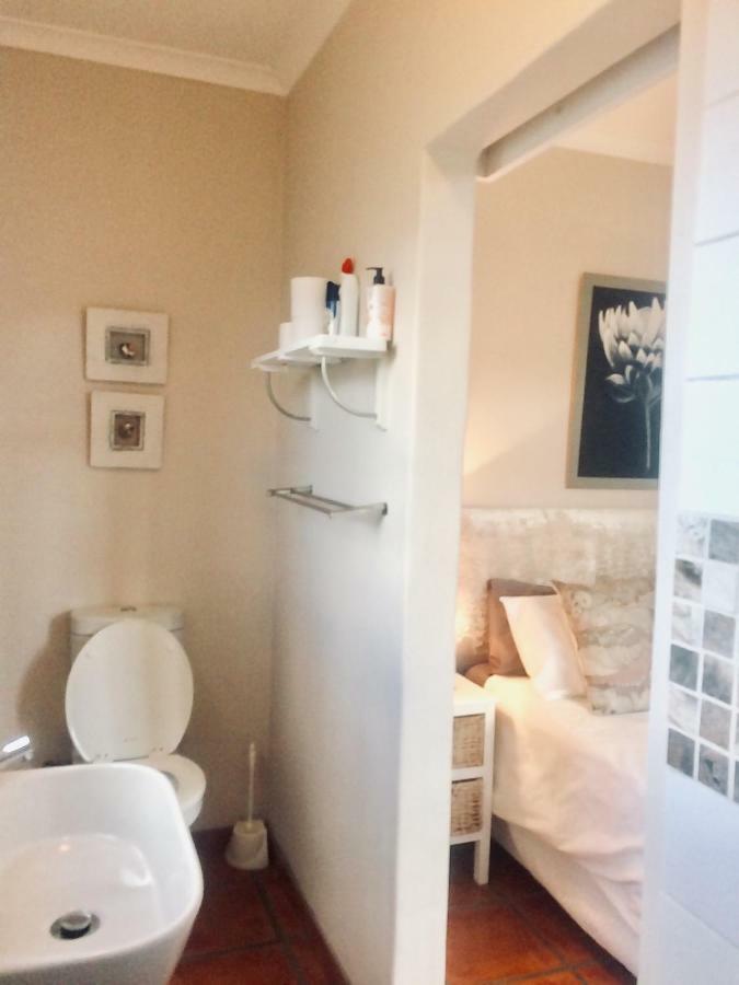 Mountain Peaks Hotel Hout Bay Bagian luar foto